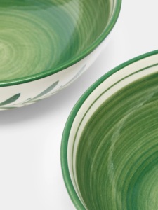 Bol à salade en céramique de qualité supérieure, design artisanal rond et profond en forme de feuille d'olivier, finition brillante pour une table contemporaine - Product Image 6