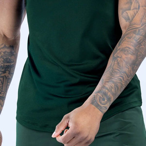 T-shirt de sport pour homme, manches courtes, personnalisable avec logo, en tissu extensible léger et respirant, pour entraînement et fitness. - Product Image 6