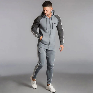 Ensemble jogging et sweat à capuche en molleton pour homme avec impression personnalisée |   Sweat-shirt à manches contrastées et pantalon de jogging fuselé |   Fournisseur de vêtements OEM ODM - Product Image 2