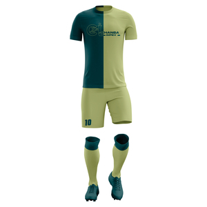 Tenue de football ultime pour l'esprit d'équipe avec options de design personnalisées, vêtements de football professionnels pour la ligue et le club - Product Image 1