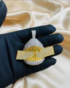 Placa con Nombre Personalizada de Moissanita en Forma de Cara de Tiburón con Plata 925 y Baño de Oro, Joyería Fina, Colgantes y Dijes - Product Image 1