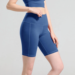 Shorts de cycliste pour femme à séchage rapide, personnalisables, coupe mi-serrée, brodés, avec cordon de serrage, imprimé léopard, haute qualité, confortables, à prix abordable - Product Image 1
