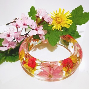Elegant Resin Bangles with <b>Dried</b> Rose <b>Petals</b> and Transparent Perfect for Wedding Gifts - Product Image 5