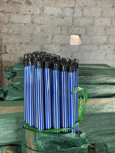 Fabricación en Vietnam, Mango de Escoba de Madera Recubierto de PVC de Eucalipto de 120 cm - Product Image 2
