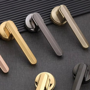 Sukhand incorpora tiradores modernos para muebles en oro, oro rosa y plata para proyectos de renovación de cocinas y armarios de alta gama. - Product Image 3