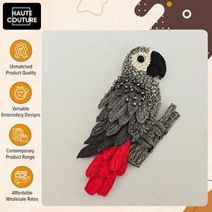 Colección Única de Broches Bordados a Mano de la Mejor Calidad, Tamaño 9 x 4 cm, con Pin - Forma de Loro Gris Americano - Product Image 2
