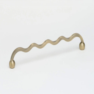 Tirador Minimalista de Latón Negro Sólido para Cajones de Gabinete con Extremos Redondos, Tirador Resistente para Puerta de Mueble - Product Image 4