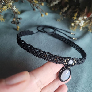 Collier ras du cou en macramé fait main avec pierre de lune, cordon noir, bijoux bohèmes, pendentif pierre de lune arc-en-ciel, collier ajustable - Product Image 3