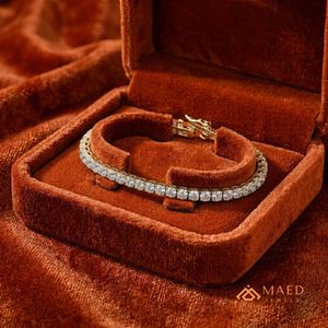 สร้อยข้อมือเทนนิสทรงกลมประดับมอสซาไนต์ชุบทอง 18K สำหรับผู้หญิง หรูหรา เหมาะเป็นของขวัญงานหมั้น งานเลี้ยง สง่างาม ระยิบระยับ - Product Image 4