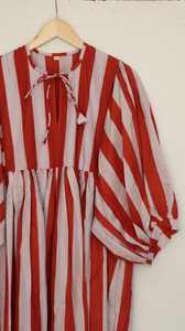 เดรสทรงเอไลน์สั้นลายทางสีชมพูอ่อนสไตล์โบโฮสำหรับผู้หญิง ผลิตโดยช่างฝีมือ ระบายอากาศได้ดี ซักได้ สวมใส่สบายทุกวัน เอวธรรมชาติ สีหวาน - Product Image 4