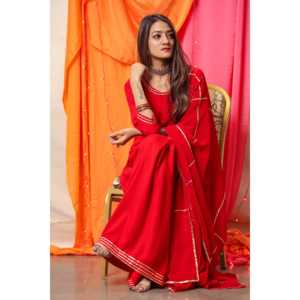 ชุดเดรสทรงเอไลน์สีแดงกุหลาบประดับด้วยลายปักสีทองแบบแฮนด์เมด ไซส์ XS เอวทรงเอ็มไพร์ คอไขว้แบบผูกเชือก ผ้าออร์แกนซ่า - Product Image 2