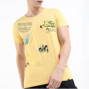 Camiseta Amarilla para Hombre con Estampado de Dibujos Animados, Manga Corta, Cuello Redondo, Corte Regular, Estilo Casual, 100% Algodón, Tejido Jersey Transpirable - Product Image 1