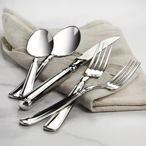 Collection de Couverts de Table de Luxe en Métal pour des Réceptions et un Service Hôtelier Sophistiqués - Product Image 6