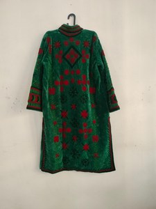 Nuevo diseño único, abrigo largo de terciopelo verde bordado para mujer, chaqueta floral bohemia, toque de elegancia, abrigo de celebración. - Product Image 4