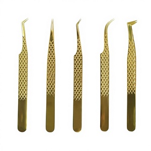 Pinzas de Acero Inoxidable con Punta de Diamante 3D para Volumen Ruso, Marca Personalizada, Agarre Dorado, Herramienta de Belleza para Extensiones de Pestañas, Ecológicas - Product Image 1