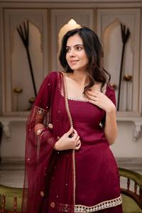 Traje Kurti de Georgette con Espejos para Mujer, Diseño con Cordón, Dupatta Bordada con Borde de Encaje, para Celebraciones y Ocasiones Especiales - Product Image 4