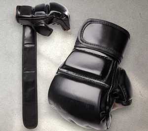 Guantes Profesionales de MMA para Sparring, de Cuero, Transpirables, Ecológicos, Ligeros, Antideslizantes, con Cierre de Gancho y Bucle - Product Image 5