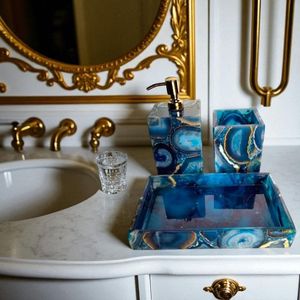 Colección de Accesorios de Baño de Resina con Diseño Artesanal, Dispensador de Jabón Rectangular, Portacepillos de Dientes, Bandeja con Diseño de Hojas Doradas, Set de Baño - Product Image 4