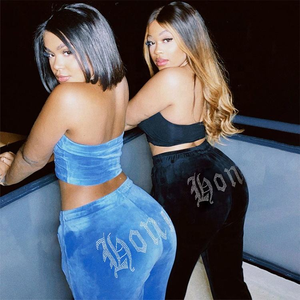 Ensemble de survêtement en velours avec logo personnalisé de haute qualité, débardeur streetwear tendance et pantalon de jogging pour femme, orné de lettres en strass - Product Image 1