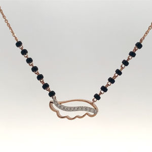 Mangalsutra en or rose 18 carats avec diamant véritable - Collier moderne avec perles noires et diamant naturel certifié - Product Image 5