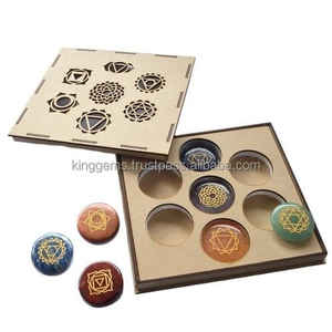 Vente en gros Cristal naturel à 7 chakras Forme ronde Guérison Reiki Ensembles Pierre à sculpter pour chakra et reiki avec boîte de KING GEMS - Product Image 4