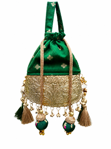 Sac Potli en Brocart Artisanal Conifer avec Broderie Métallique en Relief, Pompons, Forme Seau, Bandoulière, Cadeau Ethnique pour Mariage et Fête, 1L - Product Image 1