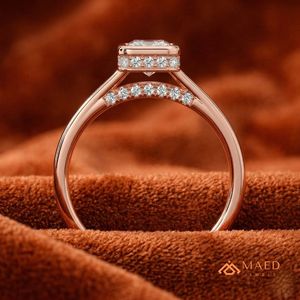 แหวนหมั้นประดับมอยส์ซาไนต์ทรงเหลี่ยมมรกต ชุบทองคำขาว 14K ดีไซน์เรียบหรู เหมาะสำหรับงานแต่งงาน งานครบรอบ หรือเป็นของขวัญสำหรับผู้หญิง - Product Image 3