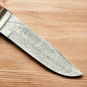Cuchillo de Caza de Acero de Damasco de Alta Calidad con Mango de Micarta, Hoja Fija, para Campismo, Supervivencia y Uso General - Product Image 3