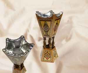 Brûleur à Bakhoor en bois et métal au design classique, décoratif pour le Ramadan et l'Aïd, fait main, très vendu, porte-encens Mabkhara - Product Image 2