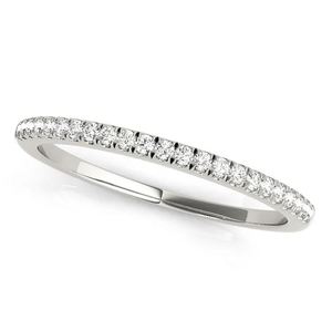 Anillo de Boda de Media Eternidad con Moissanita de Corte Redondo, Plata de Ley 925, Apilable, Anillo de Promesa de Aniversario Nupcial, Regalo para Ella - Product Image 1