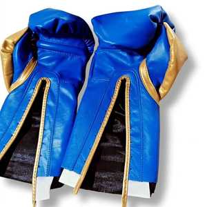 ถุงมือคิกบ็อกซิ่งหนังวัวสำหรับฝึกมวยและศิลปะการต่อสู้ - Product Image 1