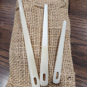 Aiguille à coudre en os authentique, faite à la main, outil de couture en cuir durable, aiguille artisanale naturelle pour le tissage, le crochet et la réparation - Product Image 6