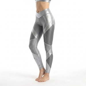 Leggings deportivos para mujer, con tela suave, elasticidad en cuatro direcciones y ajuste cómodo para rutinas de pole dance. - Product Image 4