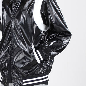 Chaqueta Varsity de Cuero PVC de Alta Calidad para Hombre, Cuello Alto, Estilo Urbano Premium, Ropa Deportiva de Béisbol - Product Image 4