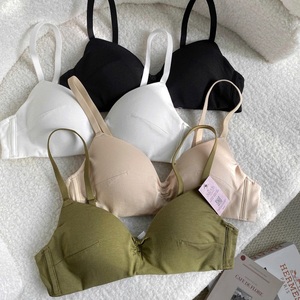 Sujetadores de Soporte Simple para Mujer al por Mayor, Lencería sin Varillas con Tirantes Ajustables - Product Image 1