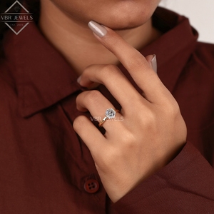 Anillo de Diamante con Corte Hexagonal en Oro Amarillo, Joyería de Compromiso y Boda, Regalo Nupcial Minimalista para Mujer, Proveedor de Lujo - Product Image 3