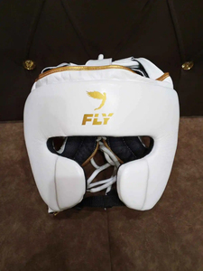 หมวกป้องกันศีรษะสำหรับชกมวย Fly White PU ป้องกันใบหน้าเต็มรูปแบบ อุปกรณ์ฝึกซ้อม สายรัดปรับได้ สวมใส่สบาย คุณภาพระดับมืออาชีพ พรีเมียม - Product Image 1