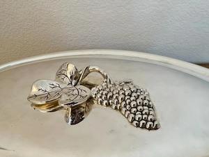 Cazuela Ovalada Plateada de Estilo Lujoso con Asa con Diseño de Uvas para Servir Comida Caliente, Decorar la Mesa de Comedor y Recepciones Festivas - Product Image 2