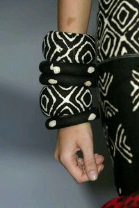 Pulseras de Resina Étnicas con Patrón Geométrico, Joyería de Moda para Mujer, Diseño en Blanco y Negro, Brazaletes - Product Image 2