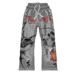 ชุดเซ็ตเสื้อฮู้ดดี้กราฟิกวินเทจ Y2K สีเทาประดับคริสตัลพร้อมกางเกงขาบานผ้าฟลีซหนานุ่ม สไตล์สตรีทแวร์สำหรับผู้ชาย พร้อมโลโก้แบบกำหนดเอง - Product Image 4