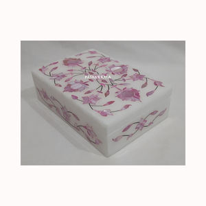 Le plus beau marbre blanc avec une finition fine et une forme rectangulaire polie et lisse Boîte à bijoux en incrustation de nacre multicolore - Product Image 4