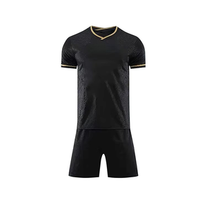 Camiseta de Fútbol Sublimada con Cuello en V Negra para Hombre, Manga Corta, Absorbe la Humedad, Poliéster, Ajuste Atlético, Ropa Deportiva para Todas las Temporadas - Product Image 1