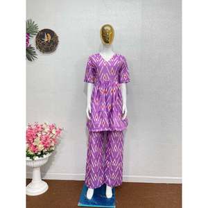 DISEGNER TOP ALGODÓN ESTAMPADO DIGITAL CON PENT LAVANDA - Product Image 1