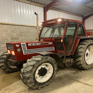 Achetez un tracteur Fiat de qualité supérieure pour l'agriculture et la construction, en stock, livraison rapide garantie avec de grosses remises - Product Image 1