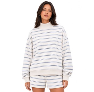 Conjunto de Sudadera Oversize con Hombros Caídos y Cuello Alto para Mujer, con Shorts Suaves a Juego, Ropa Cómoda para Descansar - Product Image 3