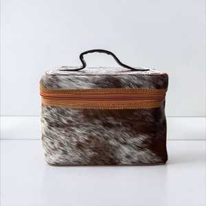 Étui à bijoux vintage en cuir repoussé avec motif en cuir de vachette et fermeture éclair pour le rangement - Product Image 2