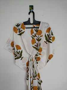 Robe Kaftan en Coton Jaune à Motifs Imprimés et Dentelle, Coupe Vintage Évasée et Ample pour Femme, Idéale pour l'Été et le Quotidien - Product Image 5