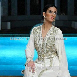 Pearl White V-Neck Muslim Ladies <b>Kaftan</b> With Loose Sleeves and Machine Embroidery - Product Image 1