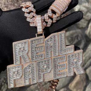 Colgante de Moissanita Chapado en Oro Rosa con Letra o Palabra, Joya Unisex para Regalo de Streetwear - Religioso Hindú - Product Image 3