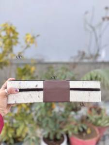 Estuche de Cuero Repujado a Mano Resistente al Calor para Rizador de Pelo, Estilo Western con Pelo de Vaca, Organizador Perfecto para Herramientas de Peinado - Product Image 3